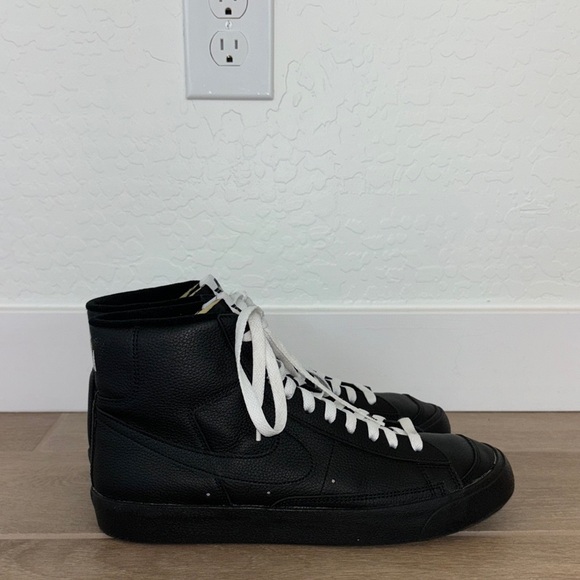 Black Nike High-Top Men's Sneakers - Picture 1 of 5